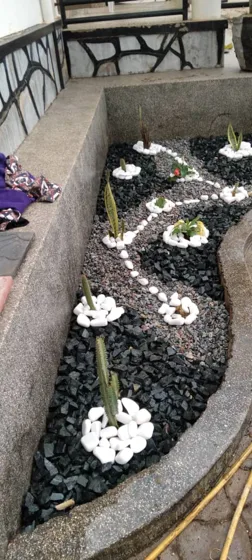 Decorative stone garden bed